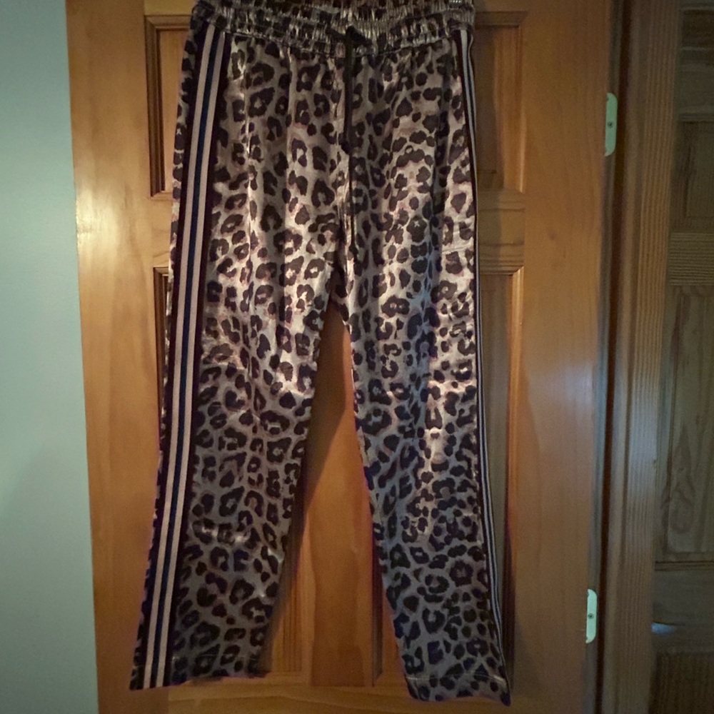MOTHER The Lounger Ankle Pants in wildcat size M slight thread mark on leg shown